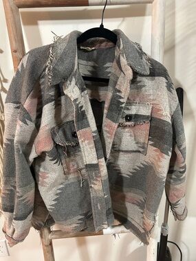 Frayed Aztec Print Shacket in Gray and Dusty Pink